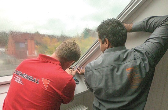 Installing roof windows